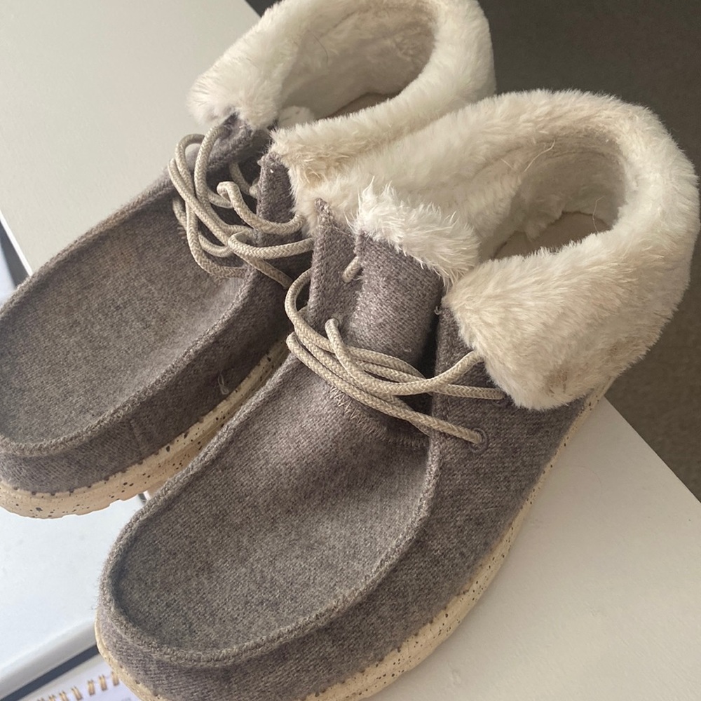 Grey, Size 8, HeyDudes